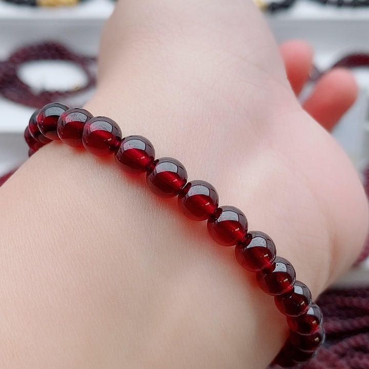 未镶嵌石榴石手链卡6