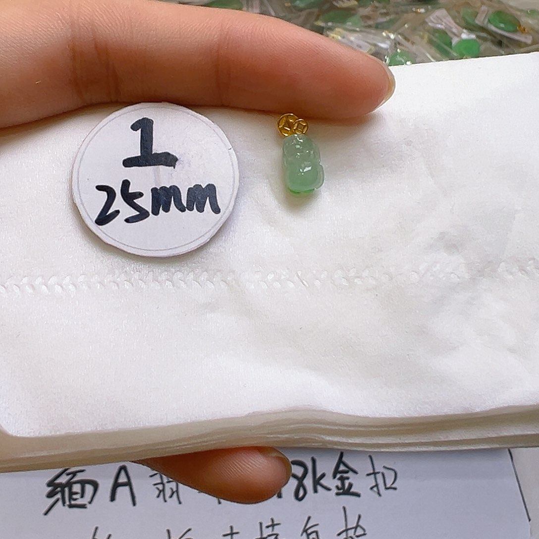 翡翠颈饰18K金镶嵌翡翠