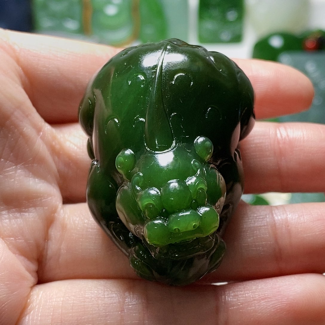 和田玉颈饰未镶嵌k****z