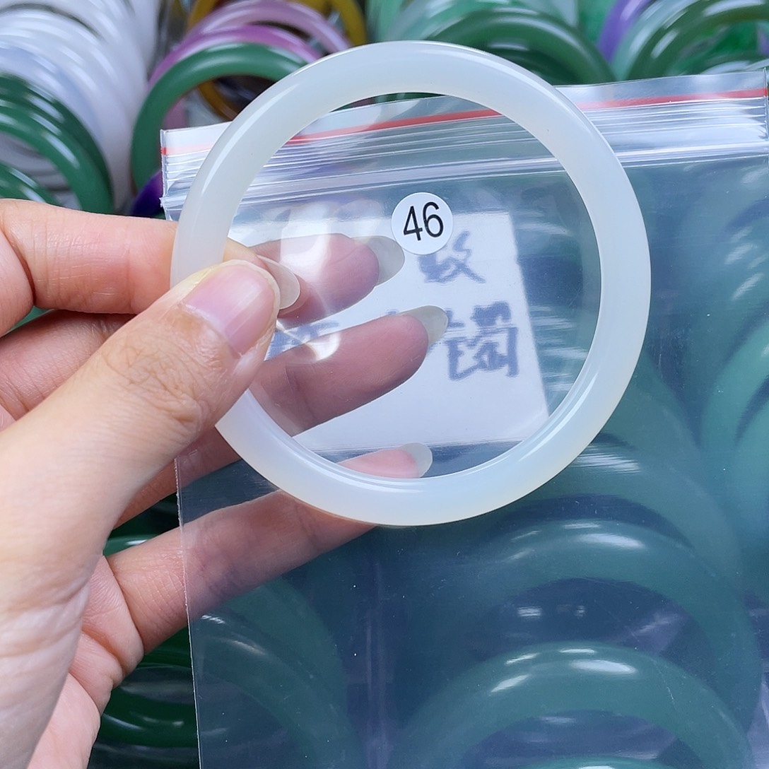 【闪购商品】未镶嵌手镯石英岩玉6061