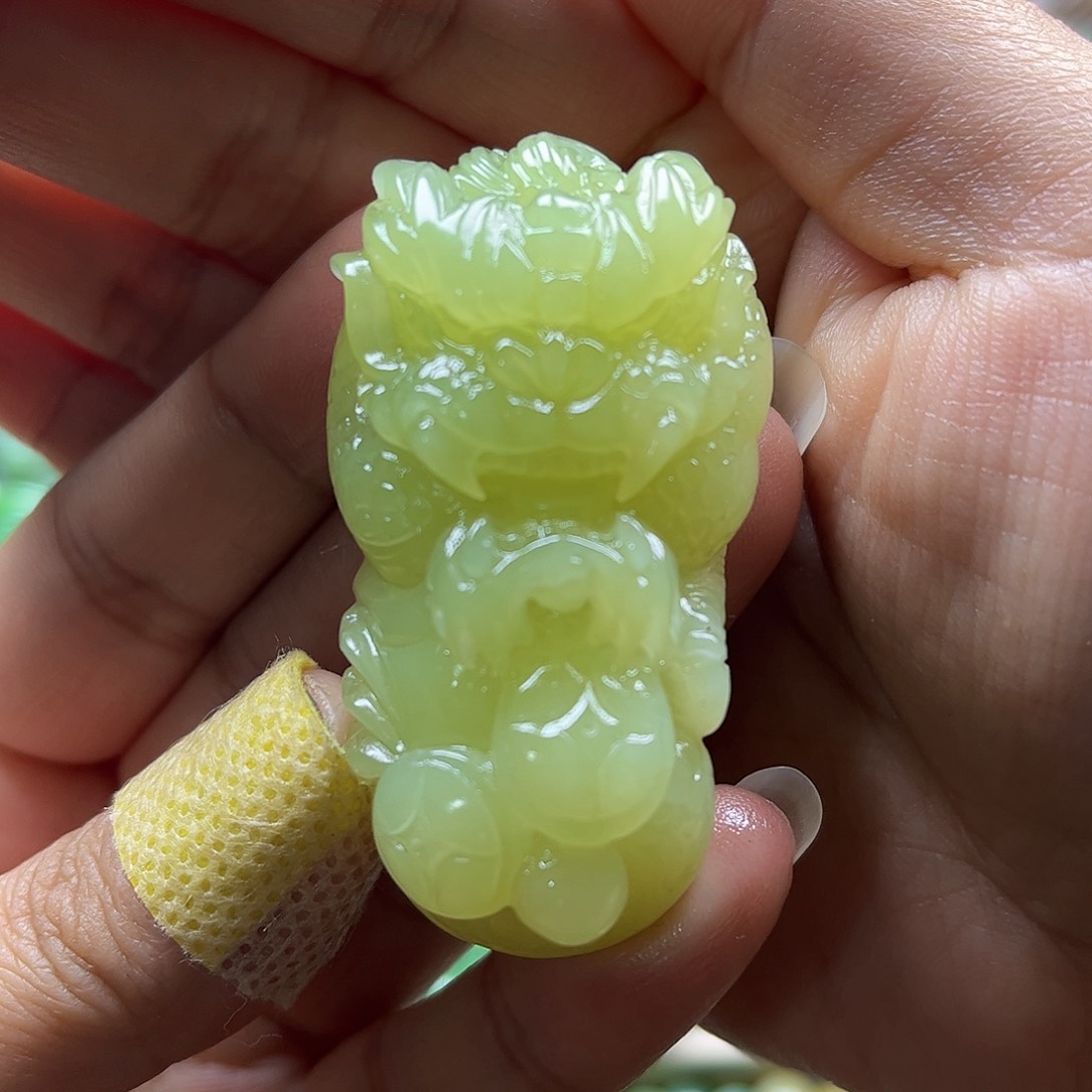 和田玉吊坠未镶嵌