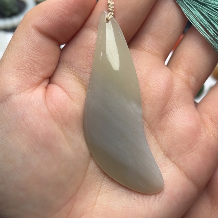 和田玉未镶嵌把件刮痧板