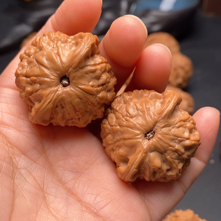 文玩核桃把件小金鱼