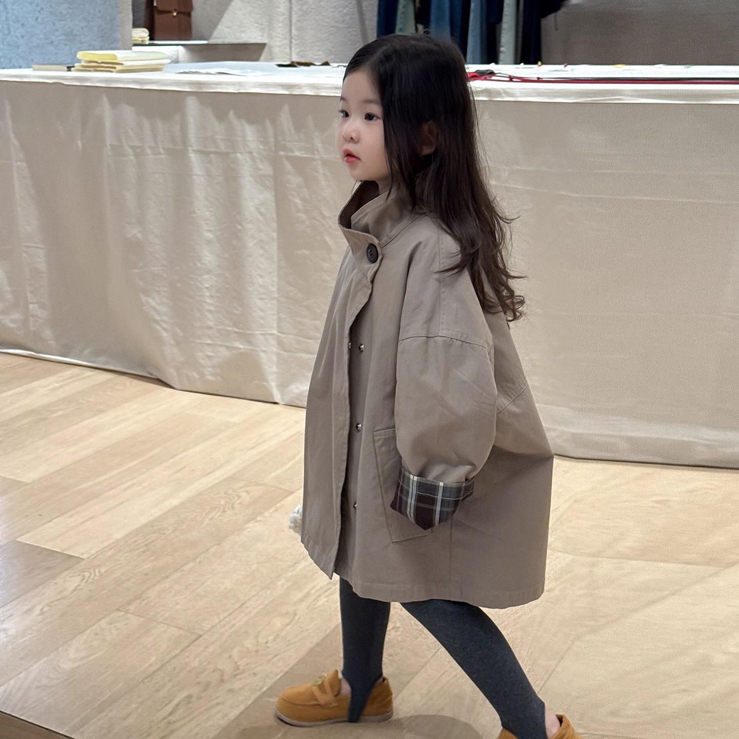 童装2025秋季新款韩系女童休闲立领中长款风衣女宝宝百搭宽松外套