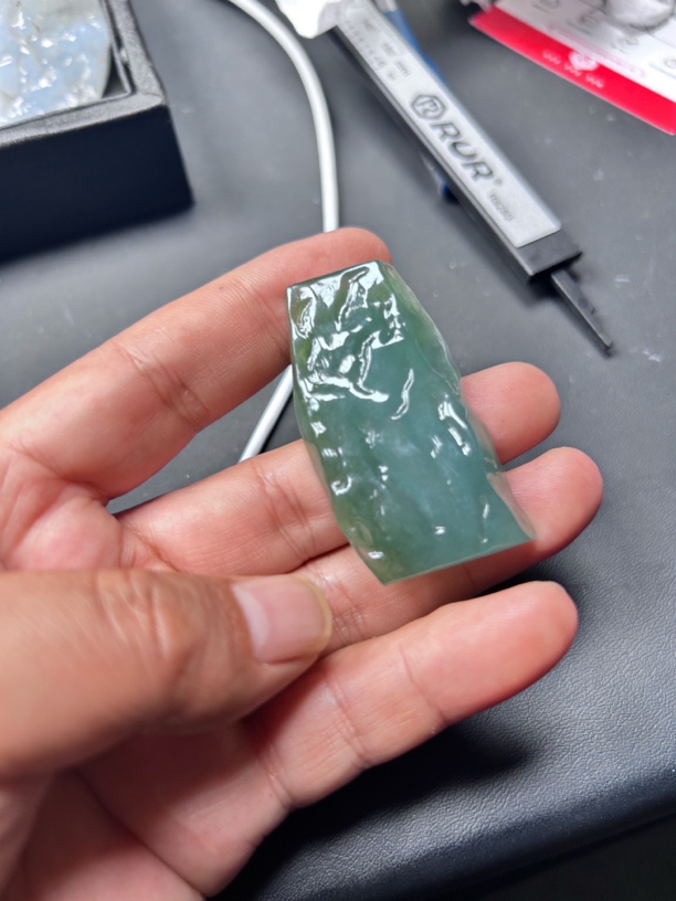 缅甸天然翡翠冰晴低