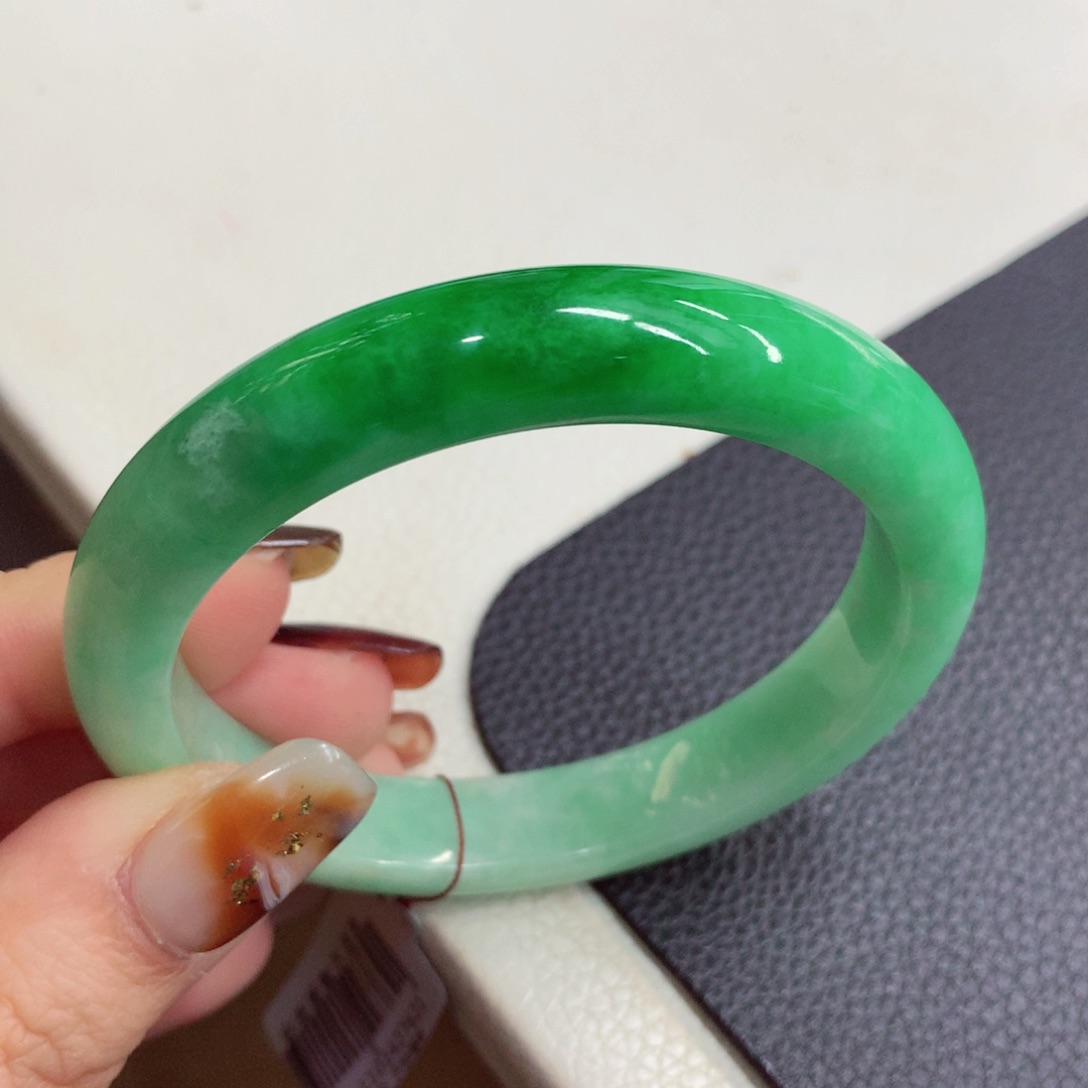 未镶嵌手镯翡翠缅甸