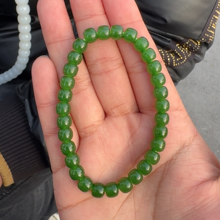 和田玉未镶嵌手串