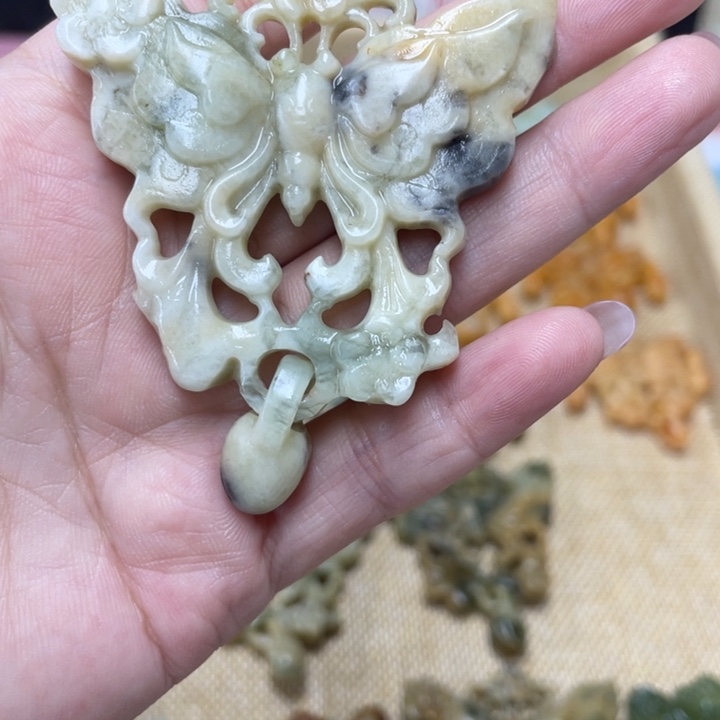 海***眠蛇纹石玉合金颈饰