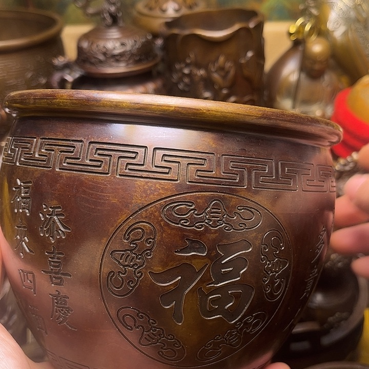 精美铜器批发档口