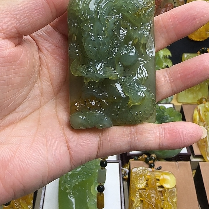 未镶嵌蛇纹石玉颈饰