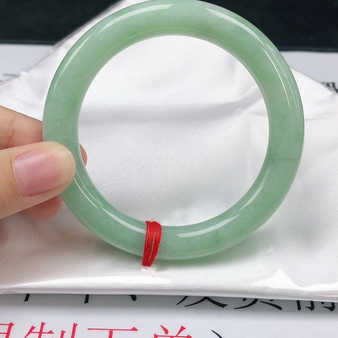 翡翠手镯未镶嵌8021圆