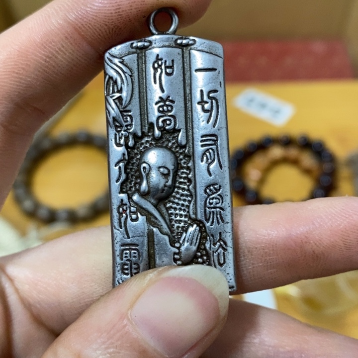 瓷片哈中古工艺品一件