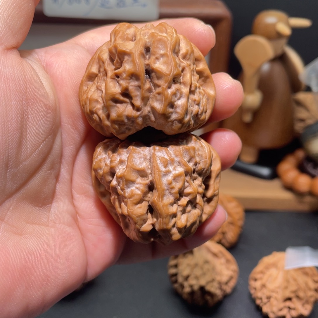 肆****吊坠桃核41蛤蟆头有白尖