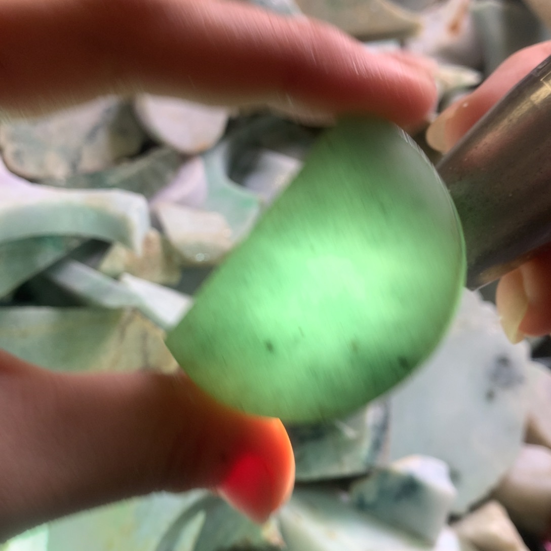 翡翠颈饰未镶嵌缅甸翡翠