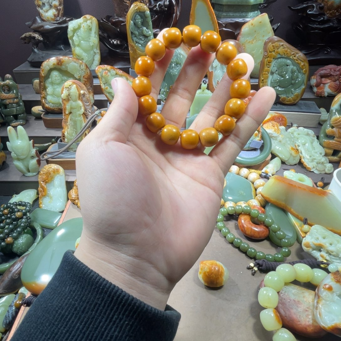 透闪石质玉未镶嵌珠宝奇石