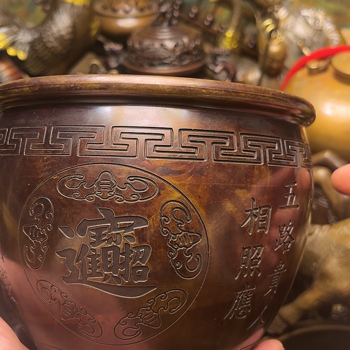 精美铜器批发档口
