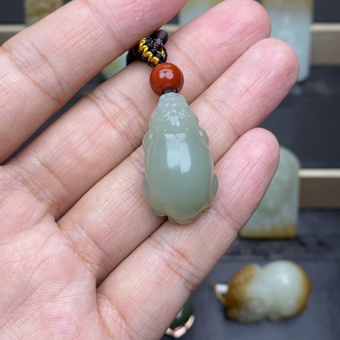 和田玉颈饰未镶嵌