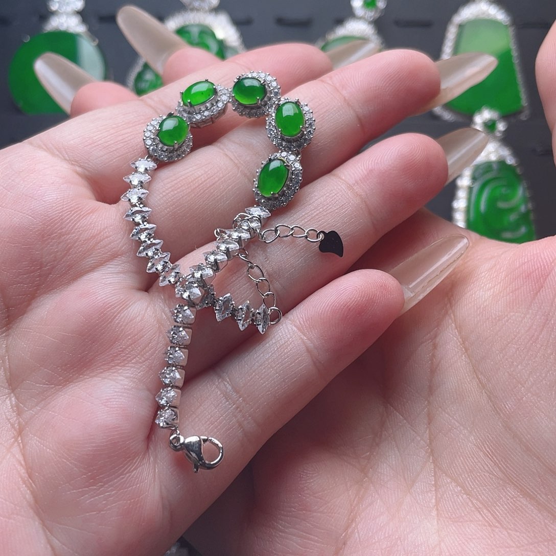 翡翠手链未镶嵌蛋面