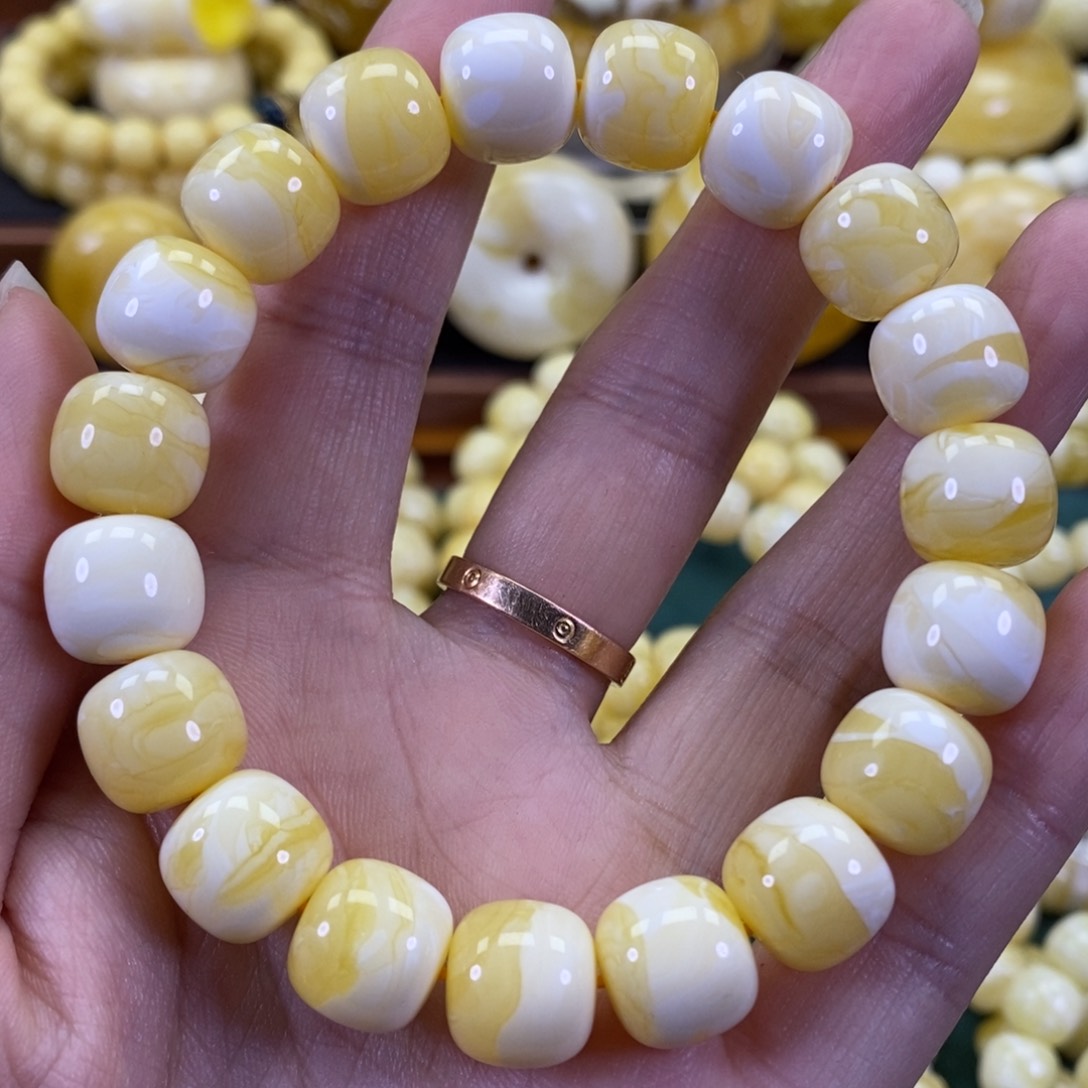 琥珀裸石未镶嵌同料手串