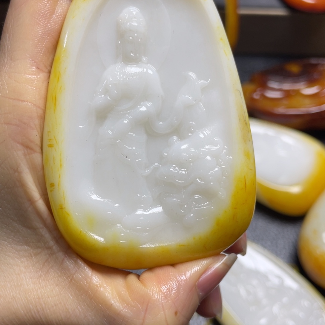 瑞***舞和田玉未镶嵌颈饰