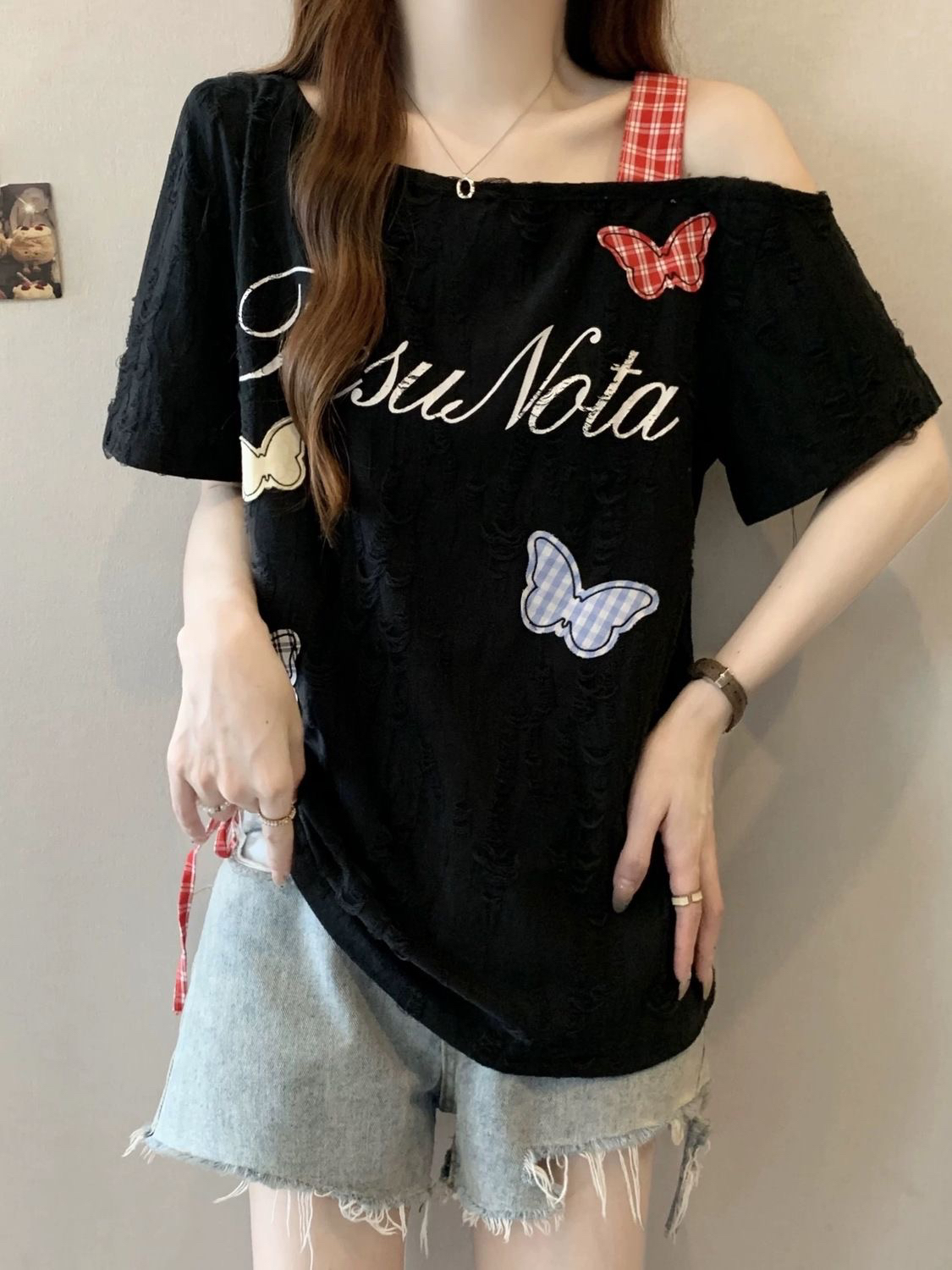 美式蝴蝶绣花斜肩短袖T恤女夏季小个子修身显瘦百搭辣妹露肩上衣