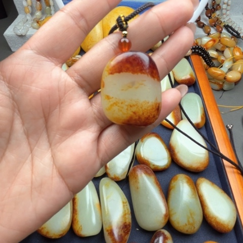 和田玉颈饰未镶嵌