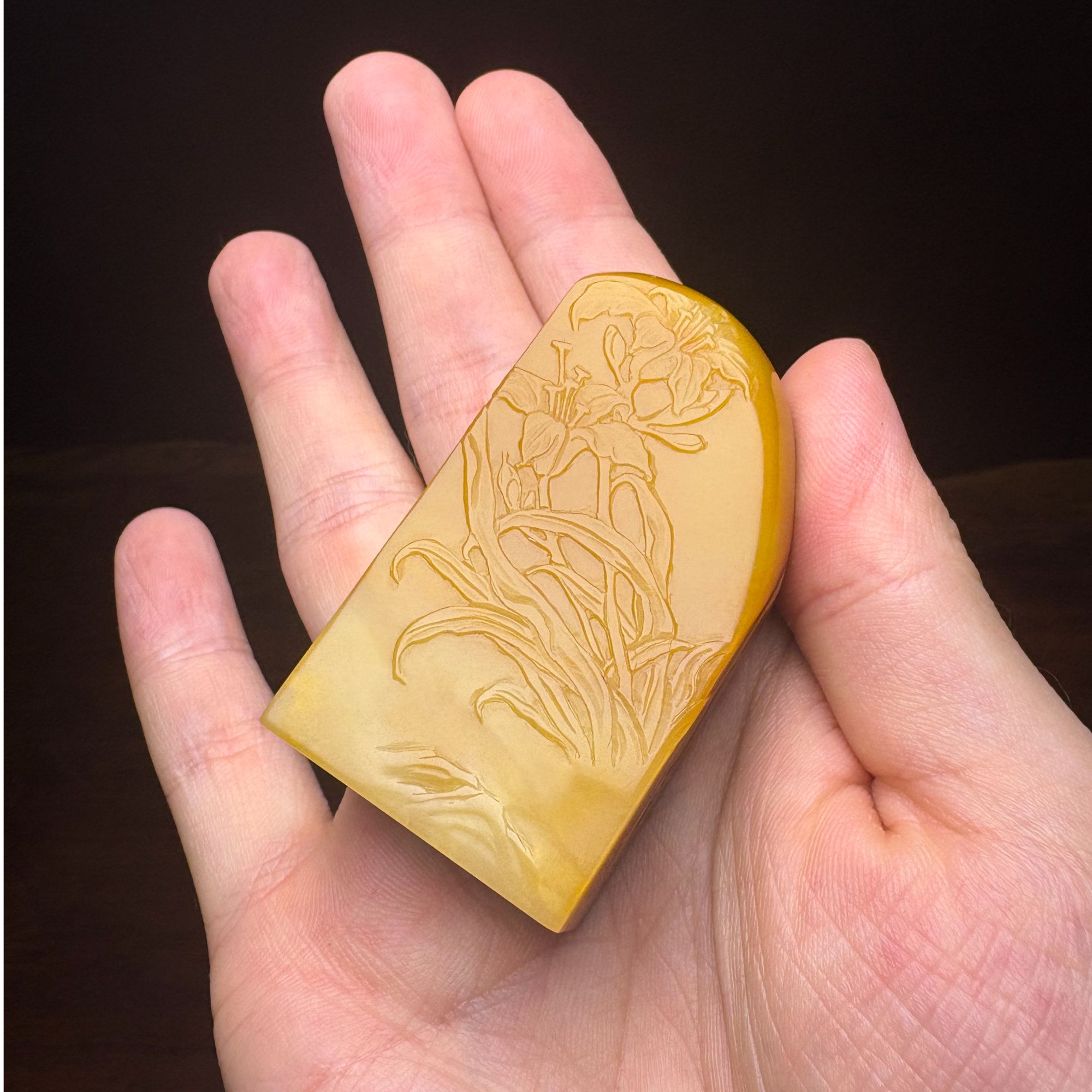 寿山石夹板双色结晶芙蓉（3.2*2.0*6.0）双色水仙花薄意篆刻印章