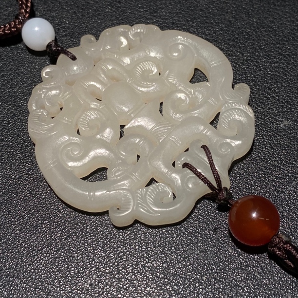 清代 和田玉镂空双龙玉佩 72442 W 毕