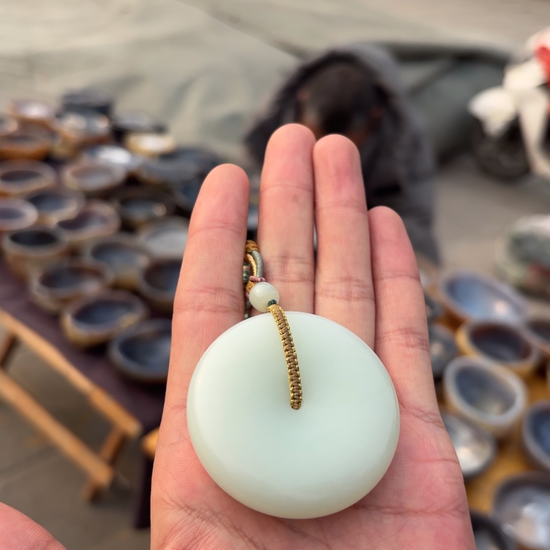 和田玉颈饰未镶嵌