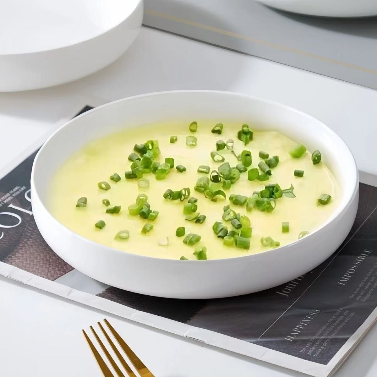 8.25英寸纯白陶瓷高端创意窝盘健康釉下彩网红陶瓷餐具家用多功能