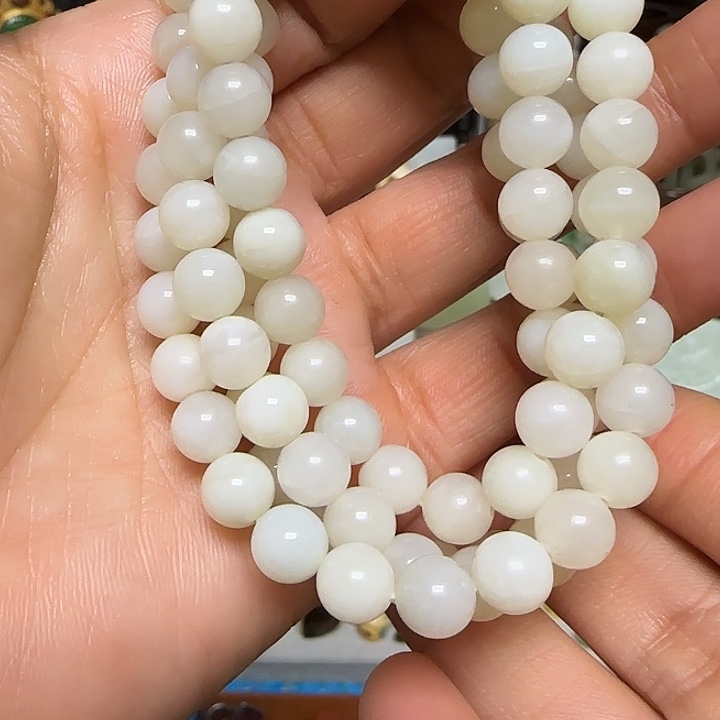和田玉（糖玉）未镶嵌颈饰器物之美手工雕刻