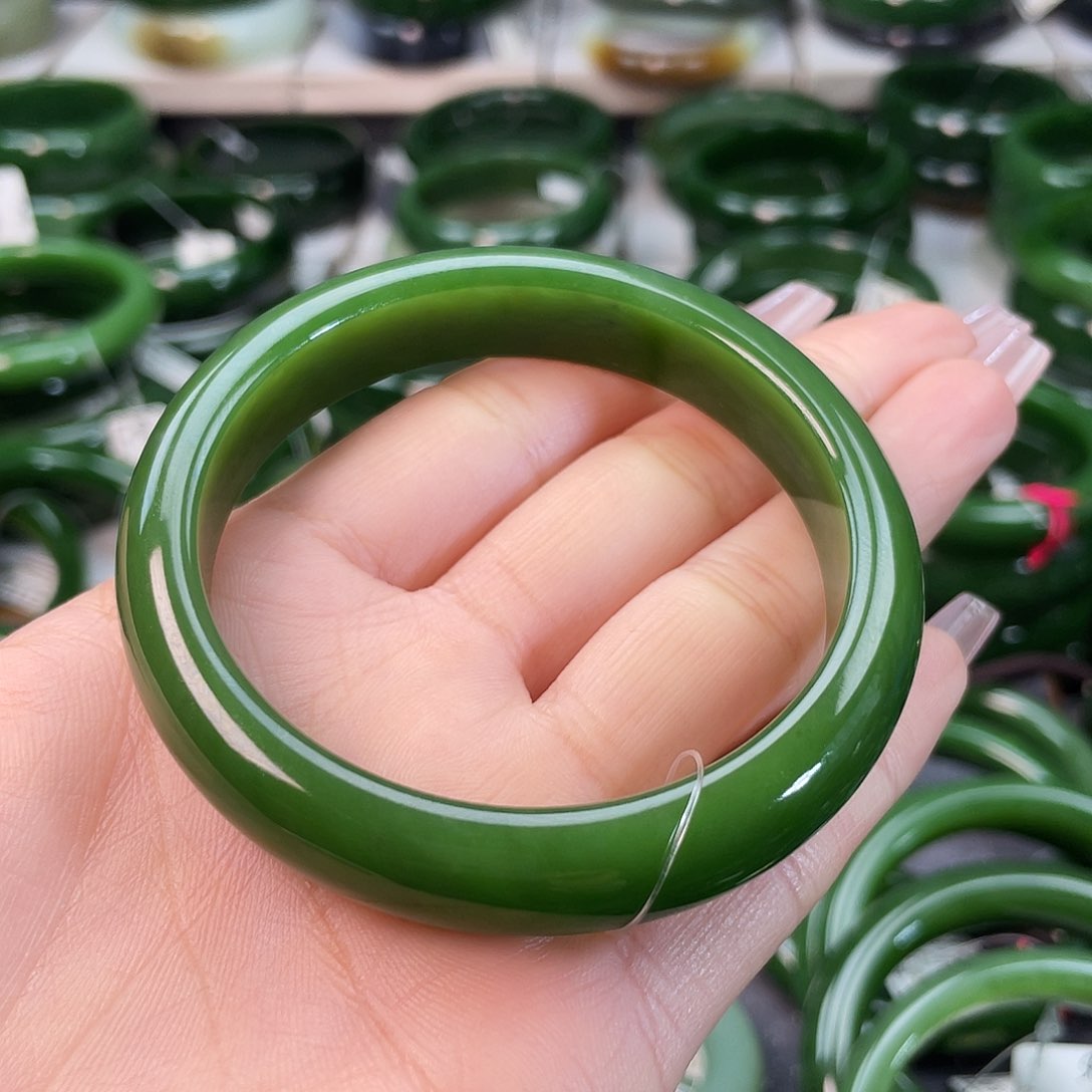 和田玉（碧玉）手镯未镶嵌