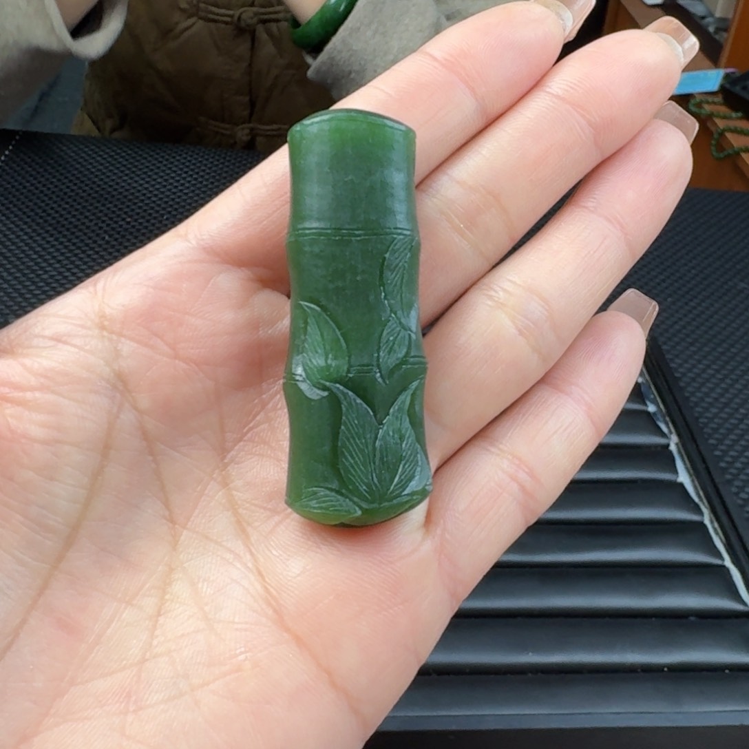 和田玉（碧玉）颈饰未镶嵌