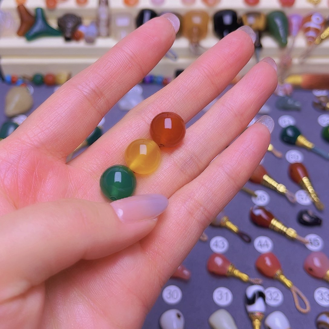 玛瑙/玉髓隔珠未镶嵌剑****傲