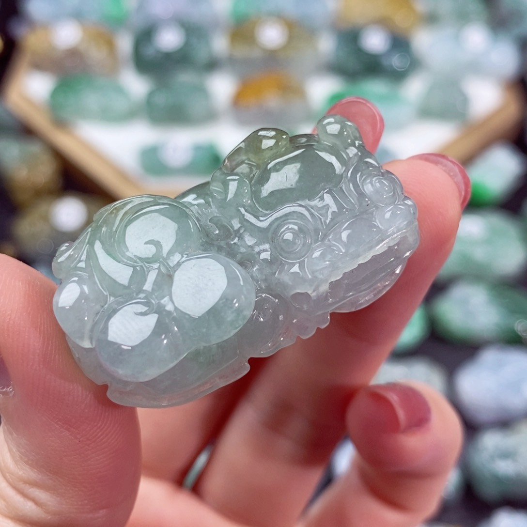 翡翠颈饰未镶嵌天然
