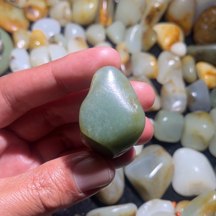 和田玉未镶嵌手串