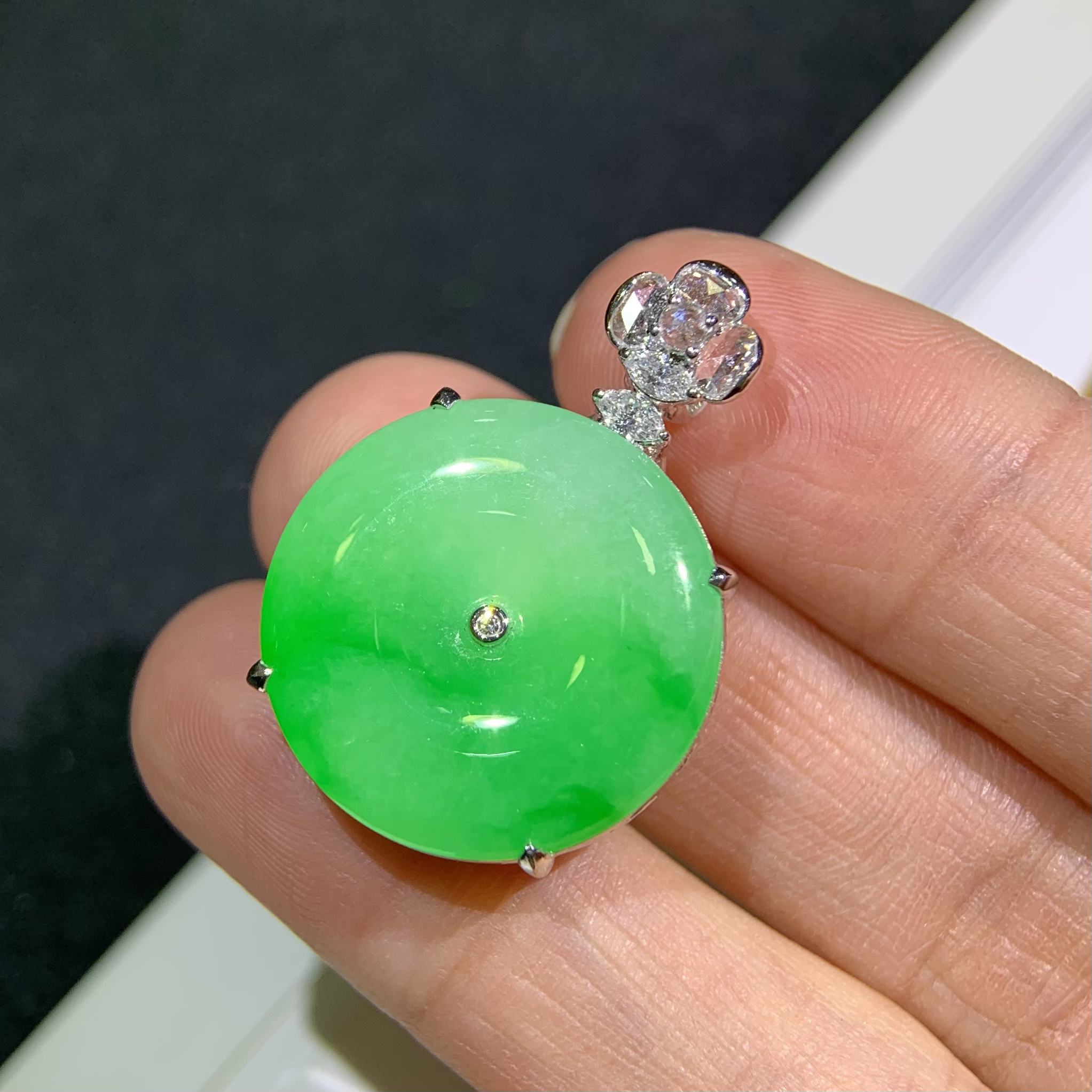 天然翡翠高冰金丝绿平安扣吊坠