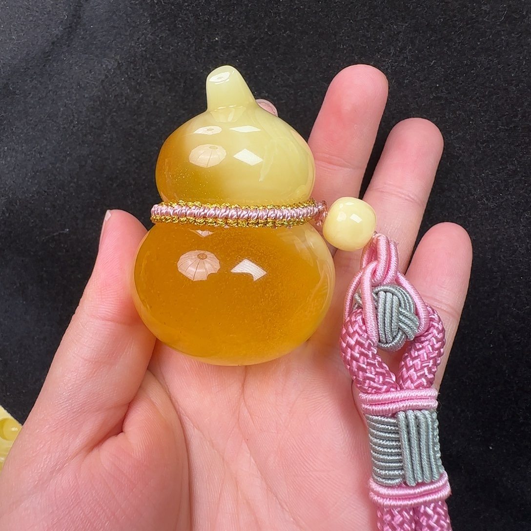 蜜蜡未镶嵌珠宝奇石