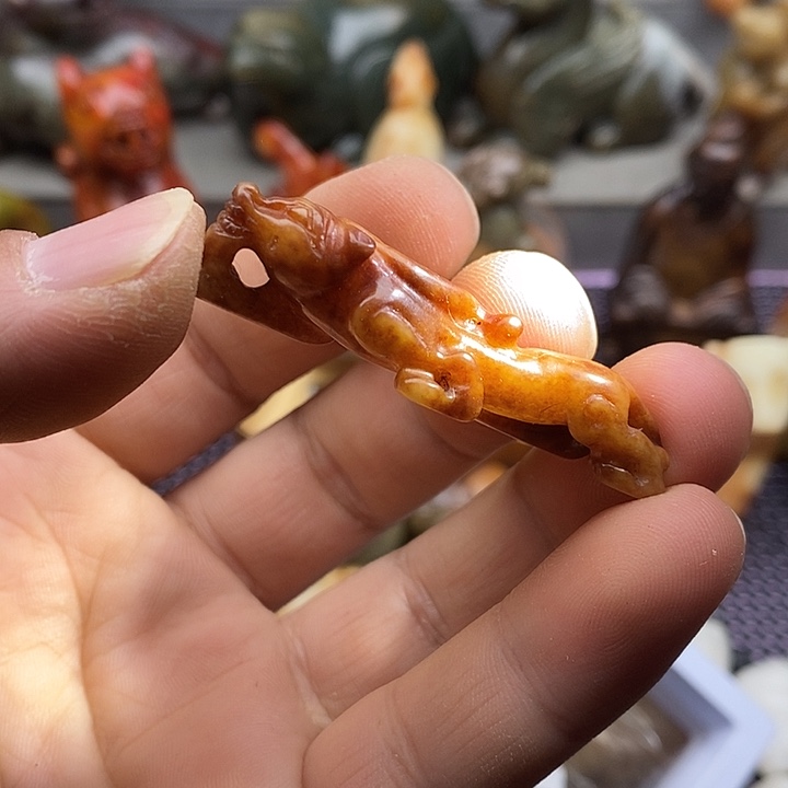 未镶嵌蛇纹石玉颈饰