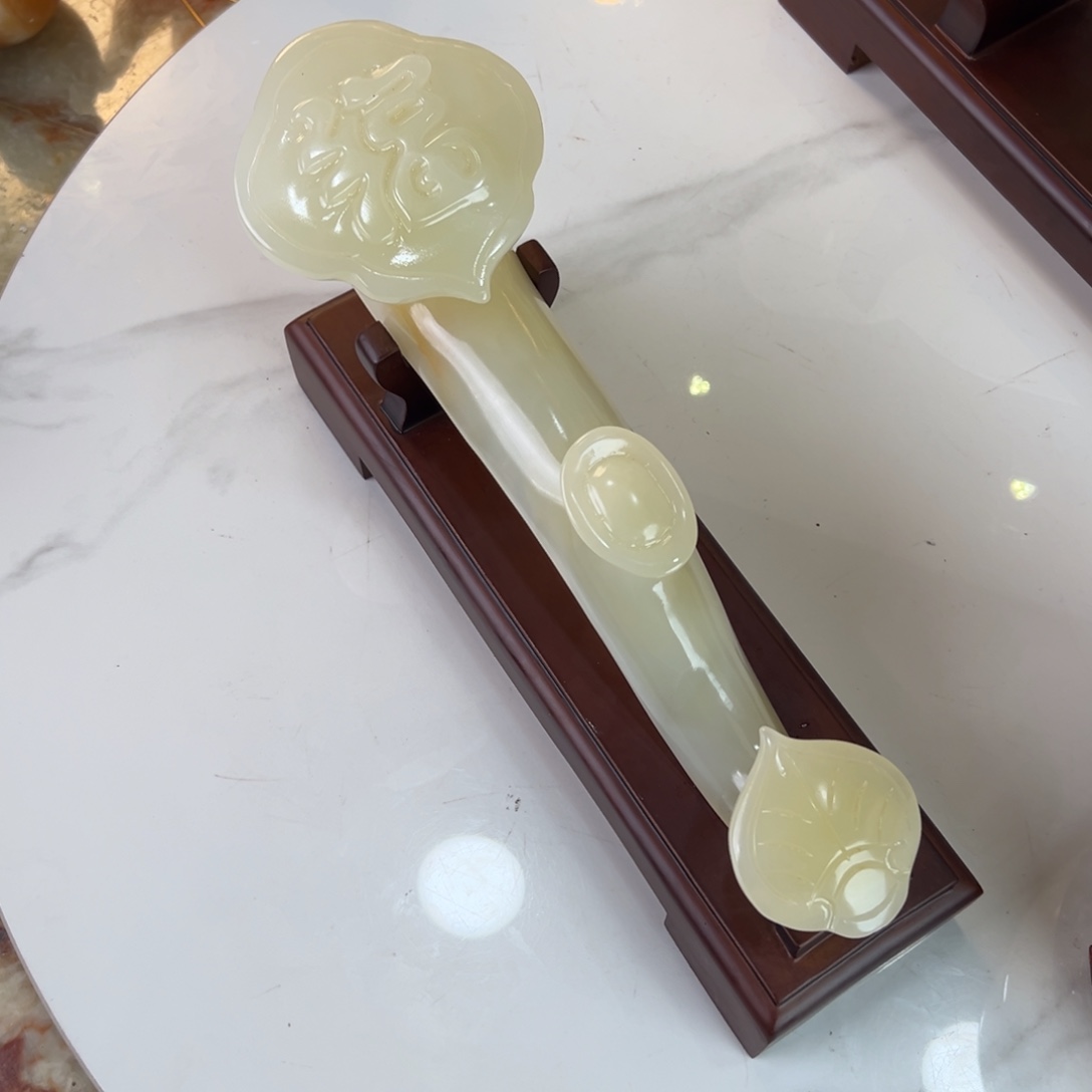 汕***化玉精品天然冰清料如意