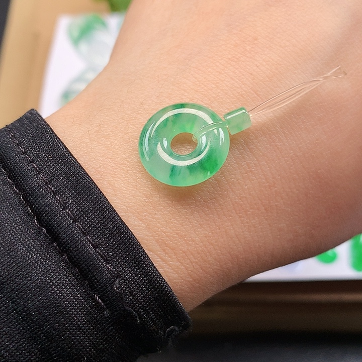 翡翠吊坠(不含链)未镶嵌甜甜圈