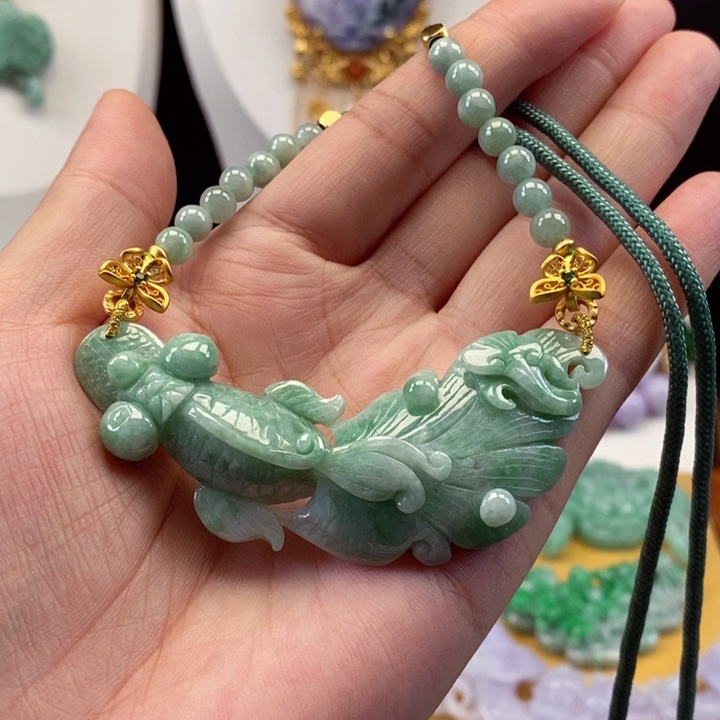 翡翠颈饰未镶嵌翡翠吊坠