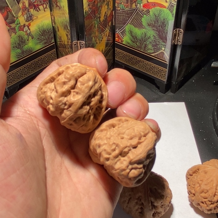 吊坠文玩核桃哦吐雾吐了进去