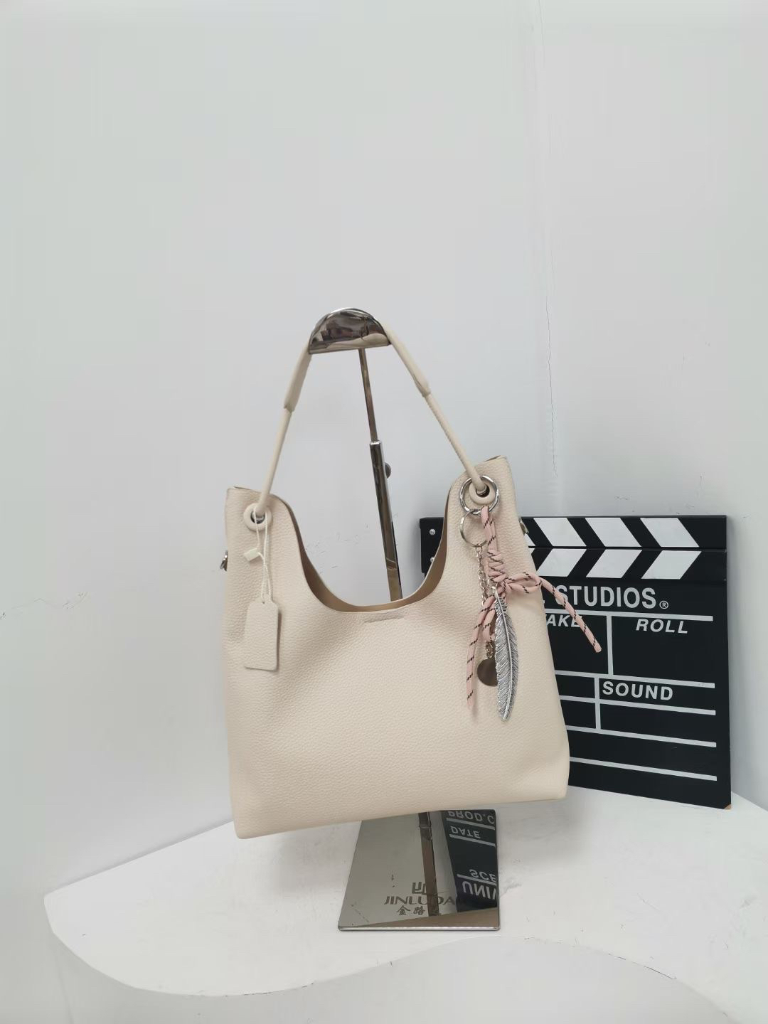 2️⃣0️⃣2️⃣5️⃣秋冬新款时尚单肩腋下斜挎女包