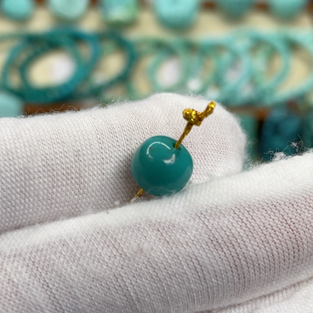 绿松石未镶嵌颈饰