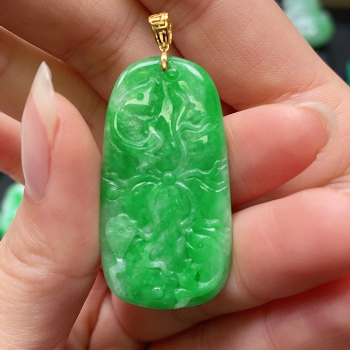 翡翠颈饰未镶嵌吊坠