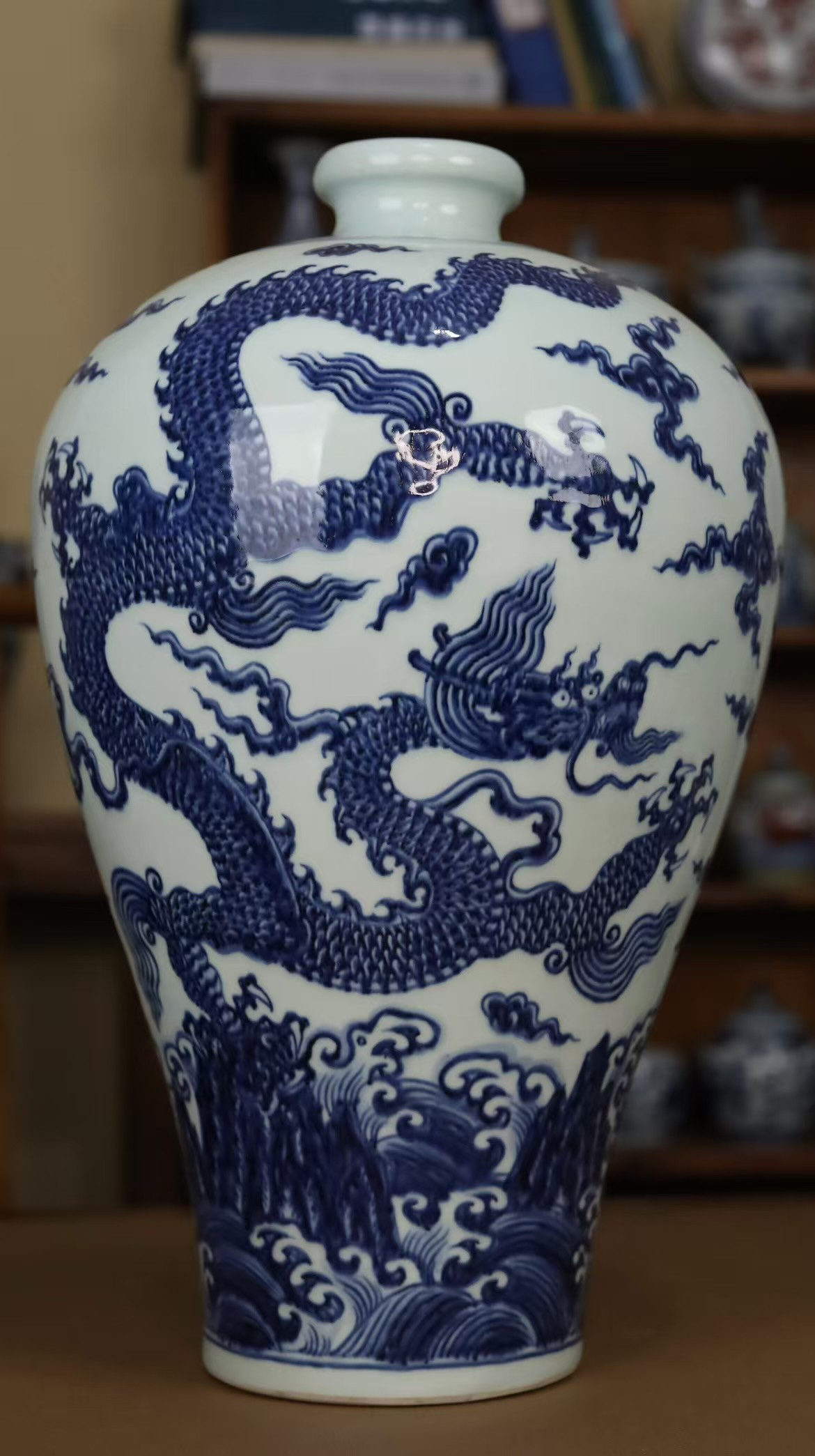 当代 景德镇陶瓷青花双龙云纹梅瓶中式手工手绘家用复古礼高46cm