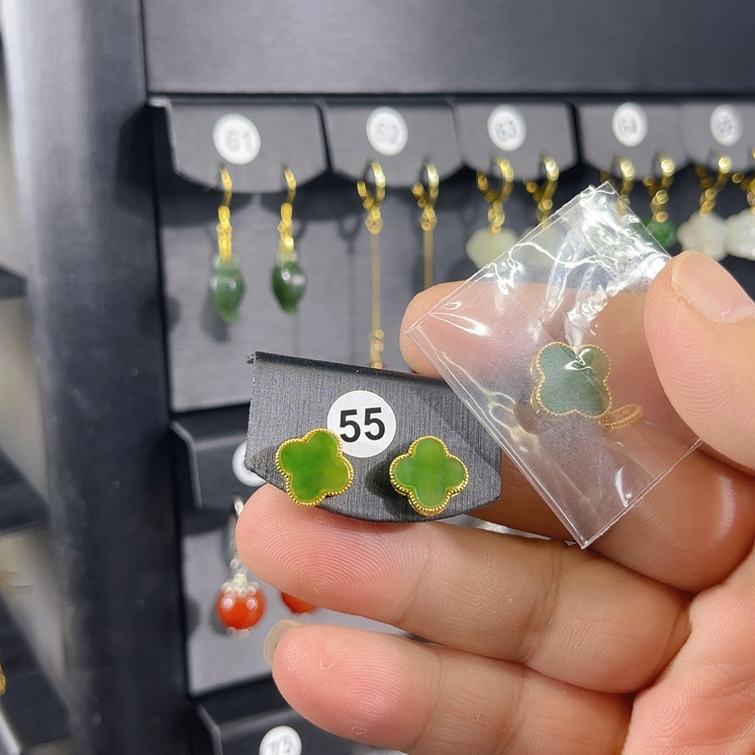 和田玉未镶嵌耳饰清****萨