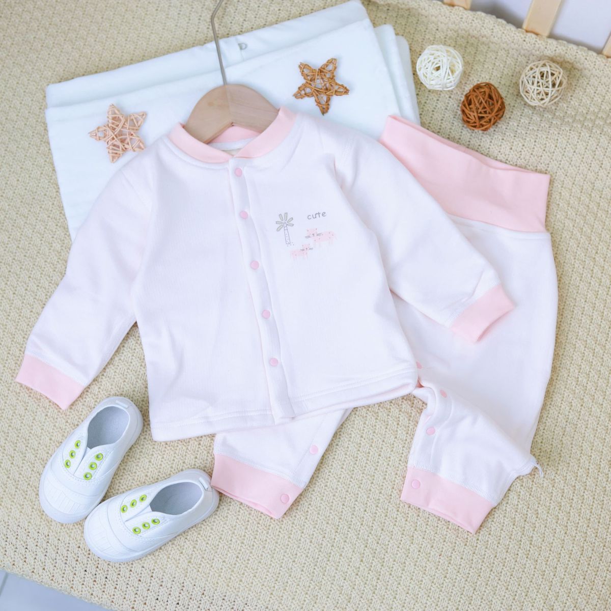 宝宝冬季可爱多巴胺高腰a类开婴幼儿帅气分体保暖套装31005