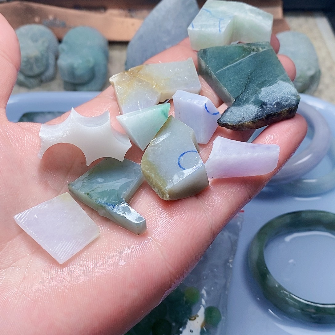 翡翠未镶嵌颈饰588